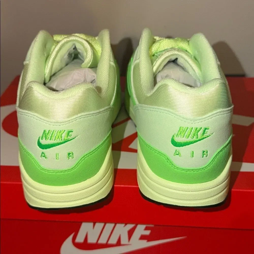Nike Air Max 1 ‘87 ‘Vapor Green’ HJ7329-376 Women’s Size 10